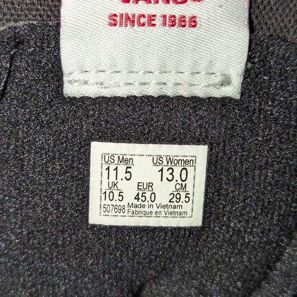 NEW Mens Vans Sk8-Hi Santa Clause Flame Sneaker Shoes High Top Size 10 11.5 12 - Picture 5 of 6